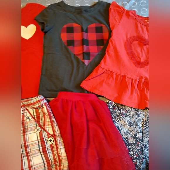 Red & black 4T lot - 9 coordinating pieces - Picture 4 of 5